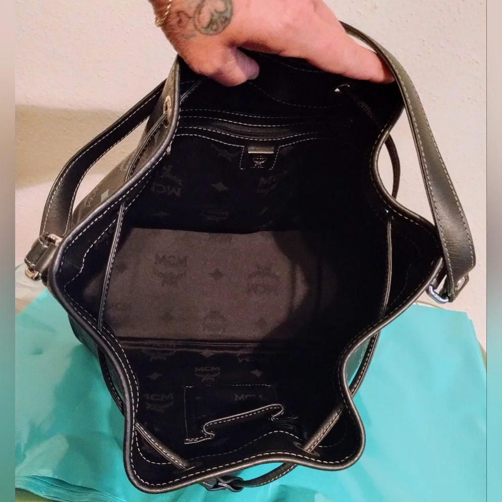 MCM Hobo Shoulder Bag Black Visetos EUC - Picture 8 of 11